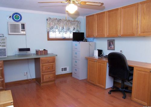 406 Throop St, Babylon NY 11704-3406 exterior