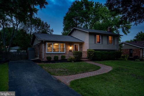 2310 Candlewood Dr, Alexandria VA exterior