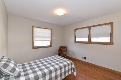 5416 Midland Dr, Milwaukee WI 53220-1420 exterior