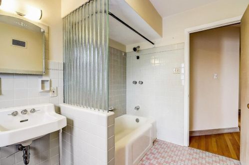 4543 Ardmore Ave, Milwaukee WI 53211-1402 exterior