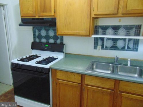 4612 Woodland Ave, Camden NJ 08110-6430 exterior