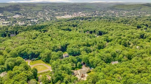 117 Mountain View Dr, Torrington CT 06791-1120 exterior