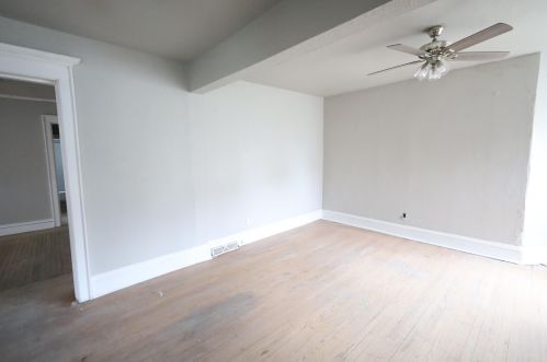 525 34th St, Milwaukee, WI 53208-3804