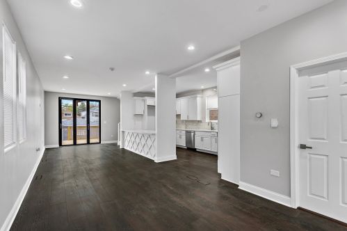 6822 Artesian Ave, Chicago IL  60629-1327 exterior