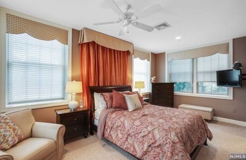 5201 Rio Vis Dr, Mahwah NJ 07430-4510 exterior