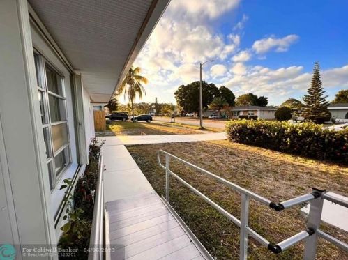 124 Lobster Rd, Fort Pierce FL  34983-1718 exterior