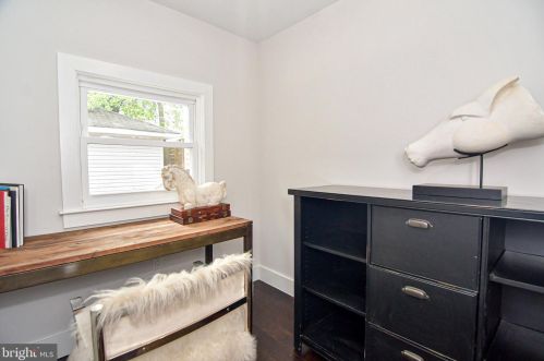 2911 17th St, Washington DC  20018-1825 exterior