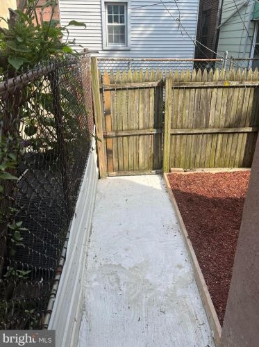 2969 Aramingo Ave, Philadelphia PA 19134-4404 exterior