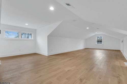 7 Maple St, Chatham Township NJ  07928-1624 exterior