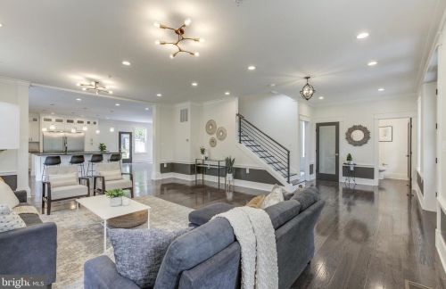 907 Gilbert Rd, Rockville MD  20851-1315 exterior