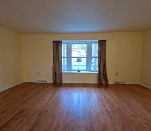 502 Kellingwood Dr, Pittsburgh, PA 15238-1034