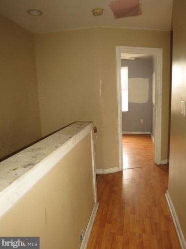 7108 Guyer Ave, Philadelphia PA 19153-2405 exterior