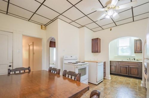 15 Race St, Manor PA 15665-1609 exterior