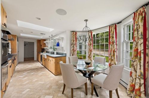 14 Middle Patent Rd, Armonk NY  10504-2802 exterior