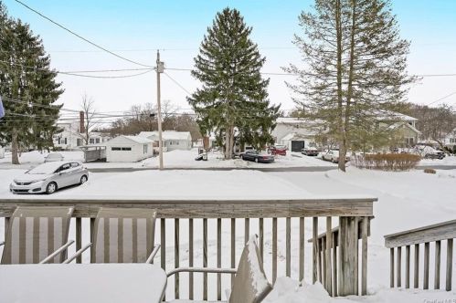 49 Mitchell Ave, Poughkeepsie NY 12603-3422 exterior