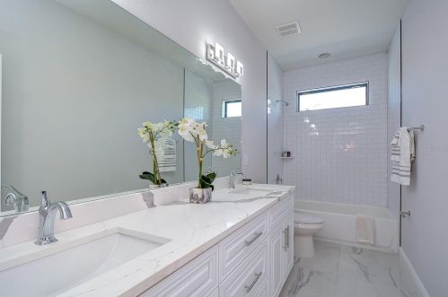 2710 Braddock St, Tampa FL  33607-6828 exterior