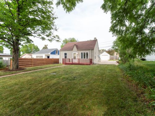 3844 39th St, Milwaukee, WI 53221-1028