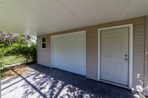 7709 Eberhart Ave, Chicago IL 60637-2485 exterior