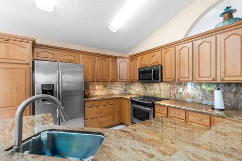 7279 Le Chalet Blvd, Boynton Beach FL 33472-5035 exterior