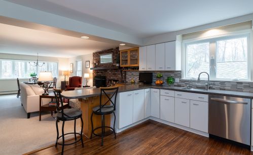 136 Sewalls Fls Rd, Concord NH 03301-4725 exterior