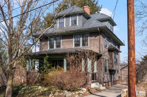 37 Dexterdale Rd, Providence, RI 02906-2707