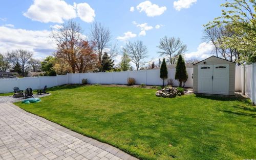 12 Sheldon Pl, Commack NY 11725-3237 exterior
