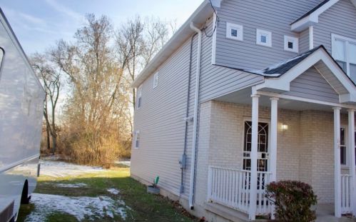 68 137th St, Chicago, IL 60827-1720