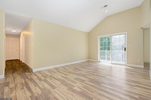 121 Williamson Ct, Bridgewater NJ  08807-5643 exterior