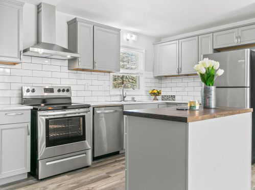 6175 122nd St, Milwaukee WI  53225-1005 exterior