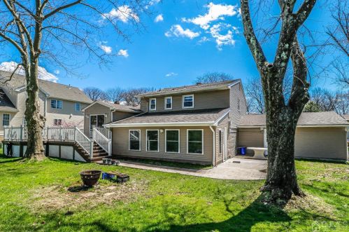 5 Pendleton Pl, Edison NJ 08820-2737 exterior