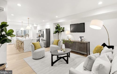 1809 Gales St, Washington, DC 20002-7213