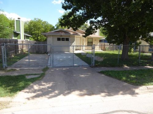 6807 Colony Loop Dr, Austin TX  78724-3750 exterior