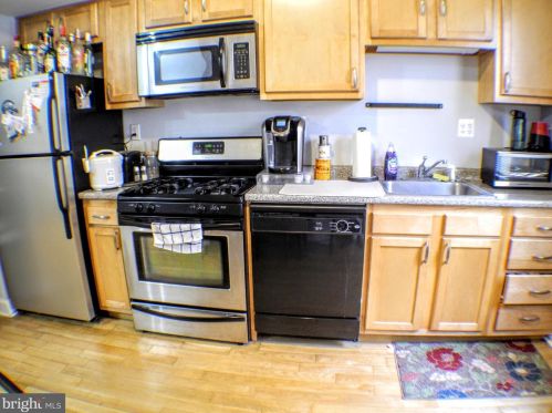 223 Girard Ave, Philadelphia PA 19130-1420 exterior