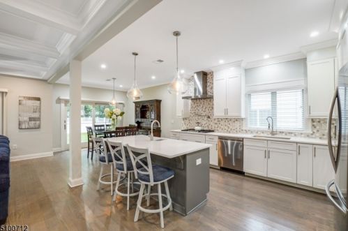 30 Mount Pleasant Pkwy, Livingston NJ  07039-2821 exterior