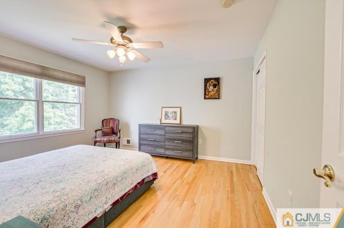 16 Sonia Ct, Edison NJ 08820-4443 exterior