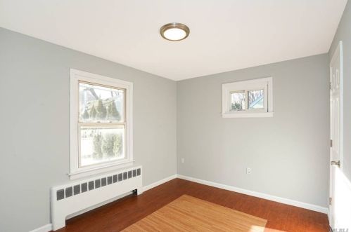 17 Caldwell St, Huntington Station NY 11746-1859 exterior