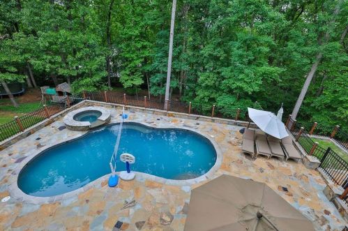 8069 Kenstone Ct, Atlanta GA 30350-4160 exterior