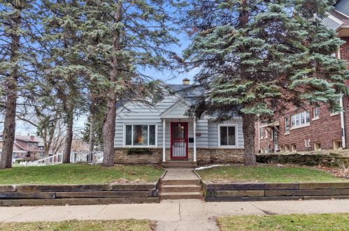 730 53rd St, Milwaukee WI  53208-3019 exterior