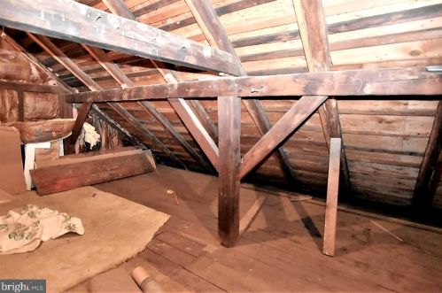 795 Abbottstown Pike, Hanover PA 17331-8235 exterior