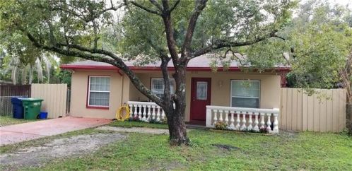 8112 Elmer St, Tampa, FL 33604-3521