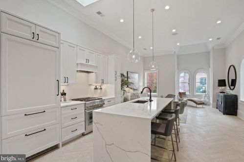 1719 18th St, Washington, DC 20009-2577