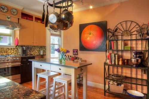 262 Gibbs Ave, Middletown RI 02840-2239 exterior