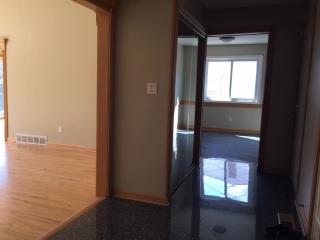 26217 Tennant St, Dearborn Heights, MI 48127-3704