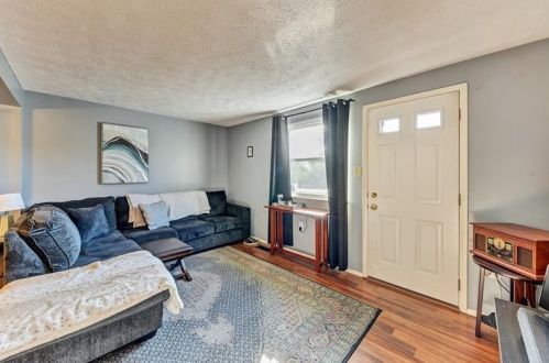 708 Bonnie Brae Dr, Moon Twp PA 15108-3855 exterior