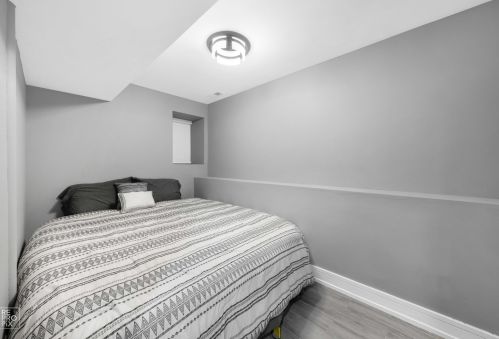 1307 Kedzie Ave, Chicago IL 60652-2602 exterior