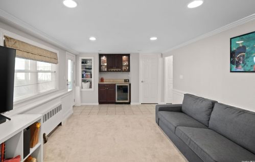 51 Murdock St, Huntington Station NY  11746-4345 exterior