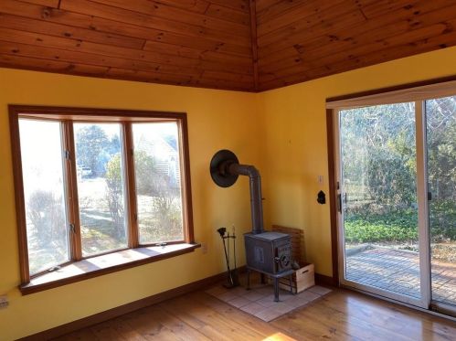 5 Longmeadow Ave, Middletown RI 02842-5247 exterior