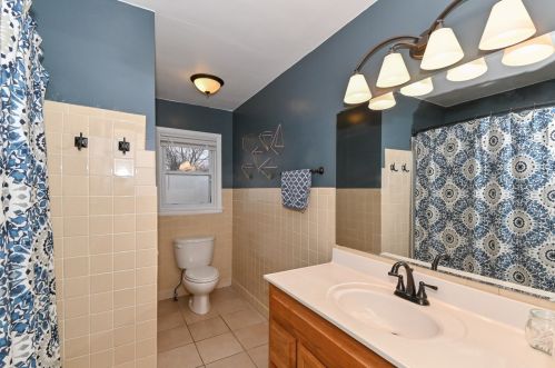 4017 54 St, Milwaukee WI 53220-2613 exterior