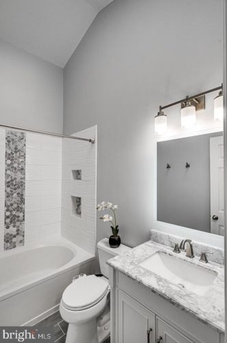 5319 Buxton Ct, Alexandria VA 22315-4760 exterior