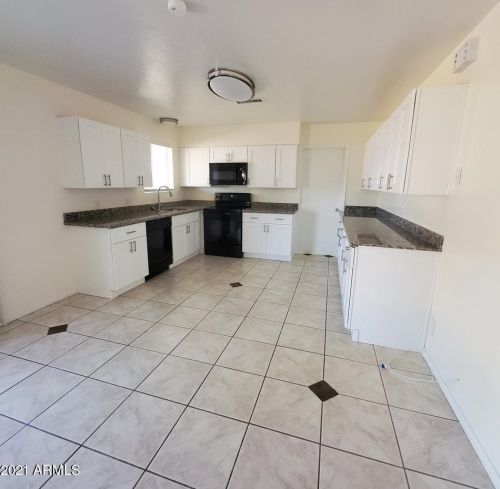 7215 37th Ave, Phoenix AZ  85051-8279 exterior